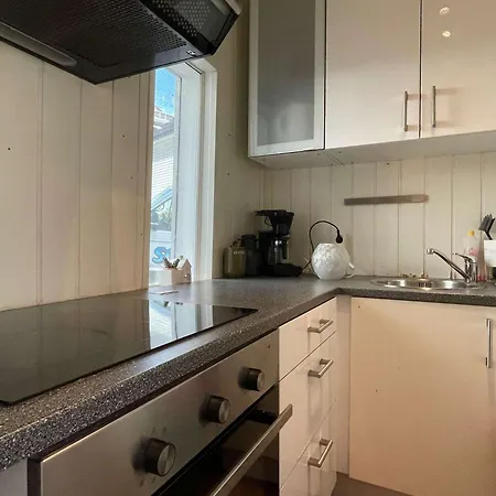 Utgg6 - Small 1br House